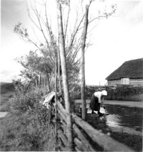 Pranciškaus Keblio sodyba Baublių kaime (Kartenos vls., Kretingos apskr.). Apie 1936 m. Igno Končiaus nuotrauka. Šiaulių „Aušros“ muziejaus nuosavybė