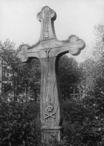 Kryžius Šilalės kapinėse. 1924. Adomo Varno nuotrauka. Nacionalinis M. K. Čiurlionio dailės muziejus