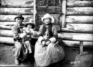 Tungusai. Amogojevų šeima su vaikaičiu. Užbaikalė. 1912