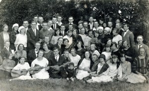 Gegužinės dalyviai. Mosėdis. 1926. Kretingos muziejaus nuotrauka