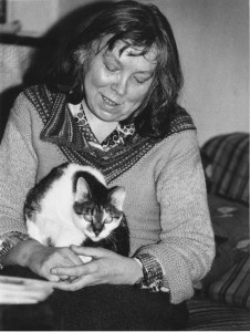 Su katyte Kleopatra Vilniuje. 1985. Onos Pajedaitės nuotrauka