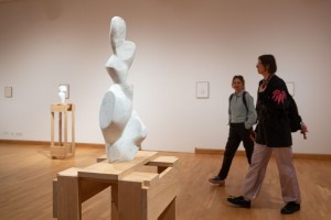 Iš parodos „Nuolatinis judėjimas visiškai nurimus“ atidarymo. Gintarės Grigėnaitės / LNDM nuotrauka