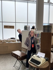 Vilniaus knygų mugėje su bukiniste Rugile. Autoriaus asmeninio archyvo nuotr.