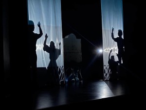 Scena iš spektaklio „Vertep. Viltis“. Irinos Bukinos nuotrauka